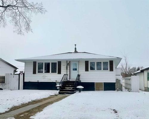 1133 8 Avenue, Wainwright, AB - Outdoor