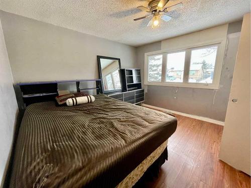 1133 8 Avenue, Wainwright, AB - Indoor Photo Showing Bedroom