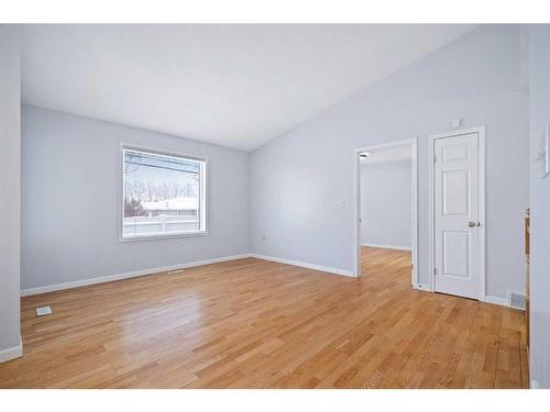 13-4201 56 Avenue, Lloydminster, AB - Indoor Photo Showing Other Room