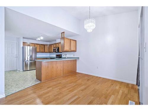 13-4201 56 Avenue, Lloydminster, AB - Indoor Photo Showing Kitchen