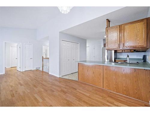 13-4201 56 Avenue, Lloydminster, AB - Indoor Photo Showing Kitchen