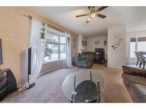 3004 46 Avenue, Lloydminster, SK - Indoor Photo Showing Living Room