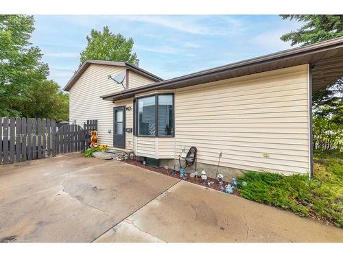 3004 46 Avenue, Lloydminster, SK - Outdoor