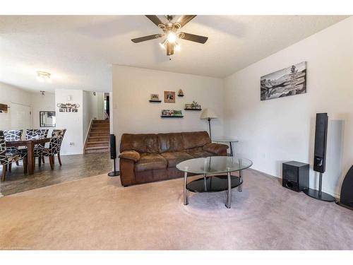 3004 46 Avenue, Lloydminster, SK - Indoor Photo Showing Living Room