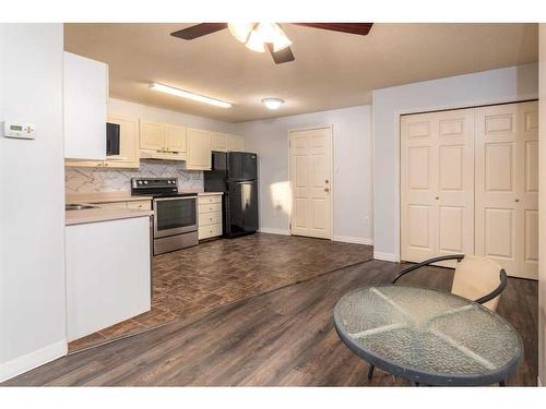 104-5102 47 Street, Lloydminster, AB - Indoor Photo Showing Kitchen