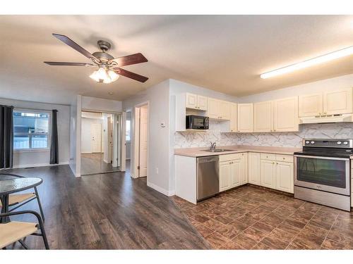 104-5102 47 Street, Lloydminster, AB - Indoor Photo Showing Kitchen