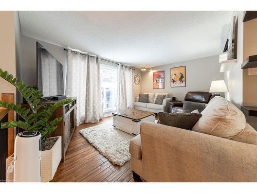 2602 47A Avenue, Lloydminster, SK - Indoor Photo Showing Living Room