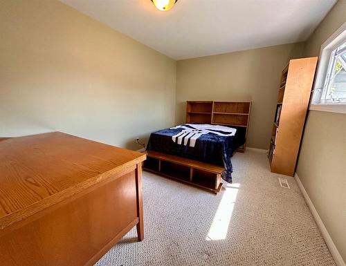 1306 15 Street, Wainwright, AB - Indoor Photo Showing Bedroom