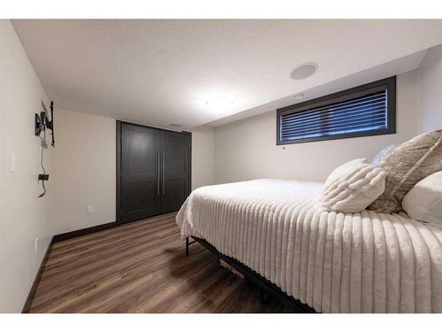 1604 52B Avenue Close, Lloydminster, AB - Indoor Photo Showing Bedroom