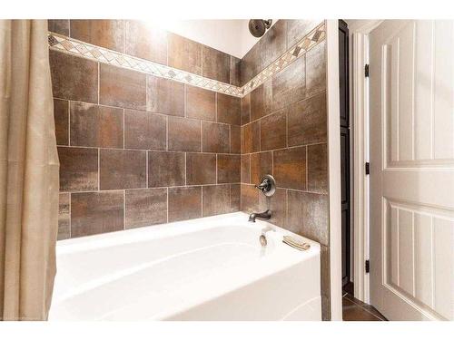 1117 26 Street West, Wainwright, AB - Indoor Photo Showing Bathroom