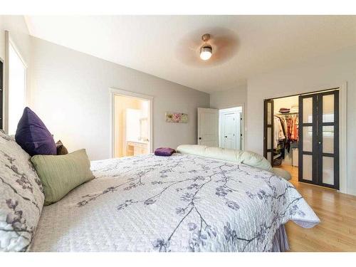 1117 26 Street West, Wainwright, AB - Indoor Photo Showing Bedroom