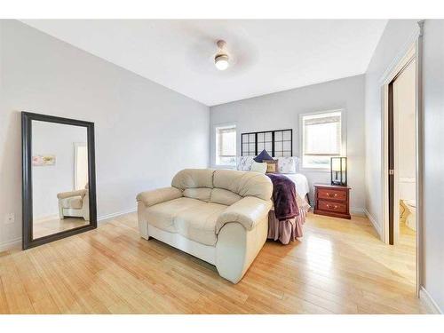 1117 26 Street West, Wainwright, AB - Indoor Photo Showing Bedroom