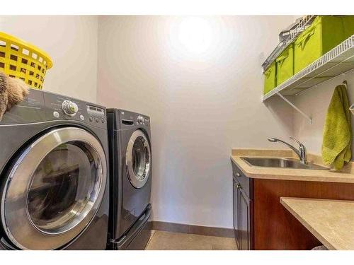 1117 26 Street West, Wainwright, AB - Indoor Photo Showing Laundry Room