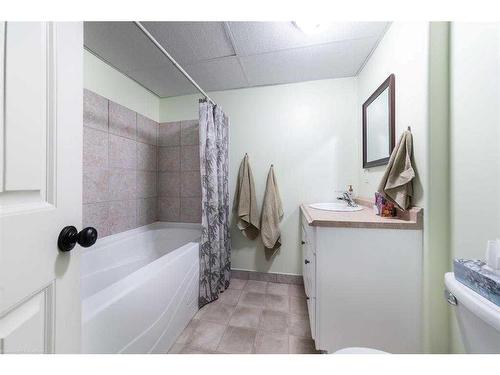 1117 26 Street West, Wainwright, AB - Indoor Photo Showing Bathroom