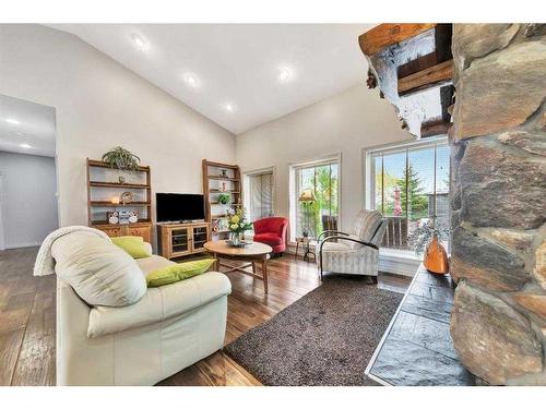 1117 26 Street West, Wainwright, AB - Indoor Photo Showing Living Room