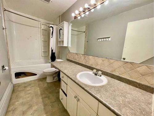 5324 47 Street, Provost, AB - Indoor Photo Showing Bathroom