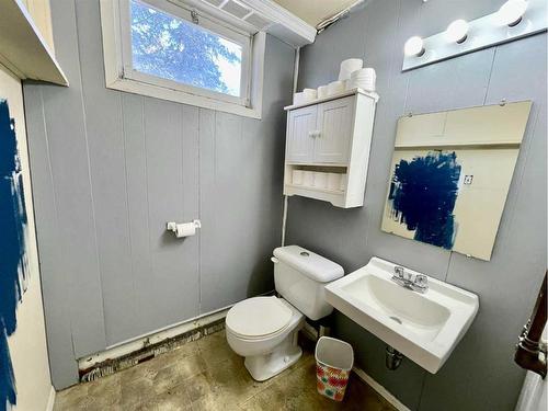 5324 47 Street, Provost, AB - Indoor Photo Showing Bathroom