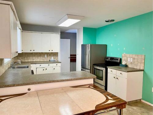 5324 47 Street, Provost, AB - Indoor Photo Showing Kitchen