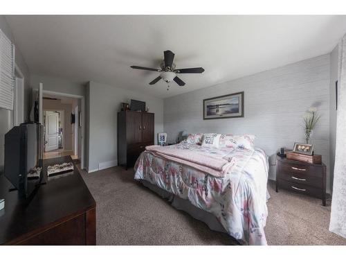 2109 52 Avenue, Lloydminster, AB - Indoor Photo Showing Bedroom