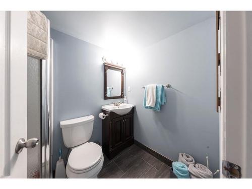 2109 52 Avenue, Lloydminster, AB - Indoor Photo Showing Bathroom