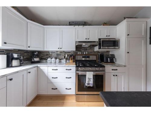 2109 52 Avenue, Lloydminster, AB - Indoor Photo Showing Kitchen