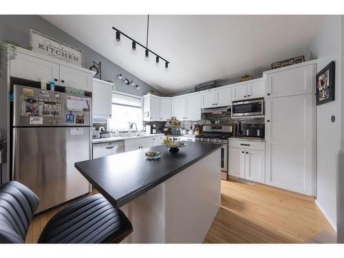 2109 52 Avenue, Lloydminster, AB - Indoor Photo Showing Kitchen