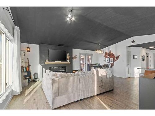 Pt Ne-31-51-27 W3Rd Road, Rural, SK - Indoor Photo Showing Living Room