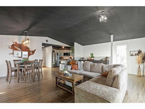 Pt Ne-31-51-27 W3Rd Road, Rural, SK - Indoor Photo Showing Living Room