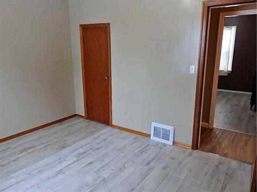 4717 53 Avenue, Vermilion, AB - Indoor Photo Showing Other Room