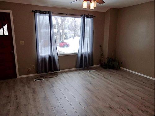 4717 53 Avenue, Vermilion, AB - Indoor Photo Showing Other Room