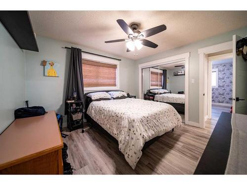 1929 5 Avenue, Wainwright, AB - Indoor Photo Showing Bedroom