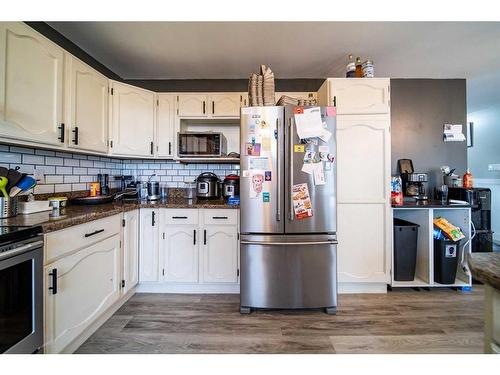 1929 5 Avenue, Wainwright, AB - Indoor Photo Showing Kitchen