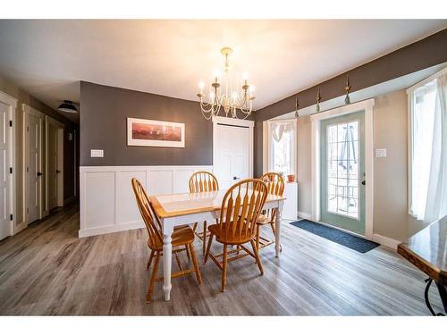 1929 5 Avenue, Wainwright, AB - Indoor Photo Showing Dining Room