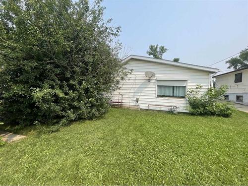 1121 8 Avenue, Wainwright, AB - Outdoor