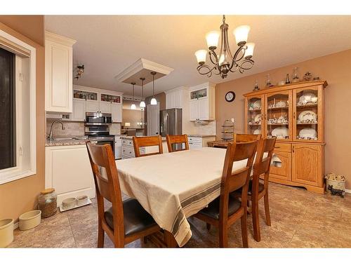 2711 46 Avenue Close, Lloydminster, SK - Indoor Photo Showing Dining Room