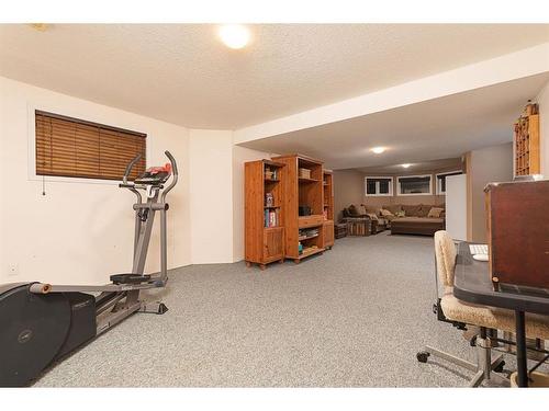 2711 46 Avenue Close, Lloydminster, SK - Indoor Photo Showing Gym Room