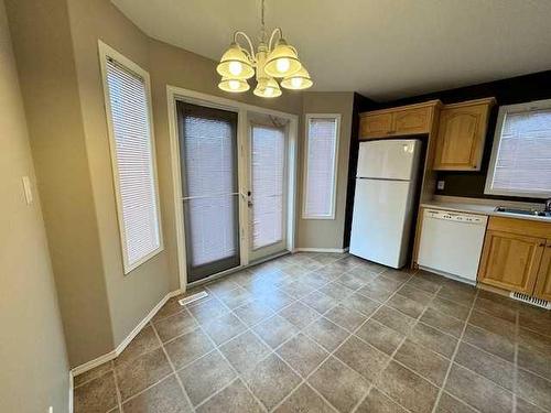 101-4727 20 Street, Lloydminster, SK - Indoor Photo Showing Kitchen