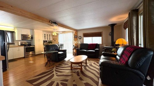 44 Clear Lake, Rural Wainwright No. 61, M.D. Of, AB - Indoor Photo Showing Living Room