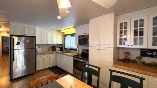 44 Clear Lake, Rural Wainwright No. 61, M.D. Of, AB - Indoor Photo Showing Kitchen
