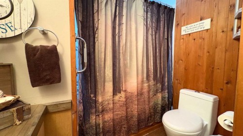44 Clear Lake, Rural Wainwright No. 61, M.D. Of, AB - Indoor Photo Showing Bathroom