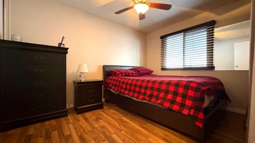 44 Clear Lake, Rural Wainwright No. 61, M.D. Of, AB - Indoor Photo Showing Bedroom