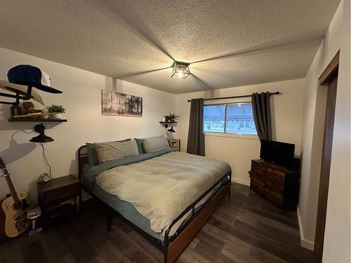 22 Simpson Avenue, Hughenden, AB - Indoor Photo Showing Bedroom