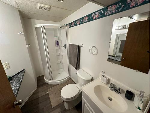 22 Simpson Avenue, Hughenden, AB - Indoor Photo Showing Bathroom