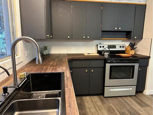 22 Simpson Avenue, Hughenden, AB - Indoor Photo Showing Kitchen With Double Sink