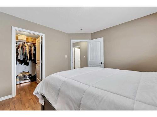 402 4 Avenue Close, Maidstone, SK - Indoor Photo Showing Bedroom