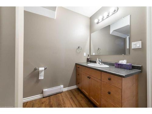 402 4 Avenue Close, Maidstone, SK - Indoor Photo Showing Bathroom