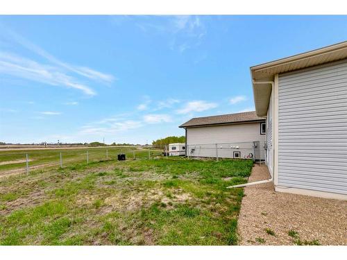 402 4 Avenue Close, Maidstone, SK - Outdoor