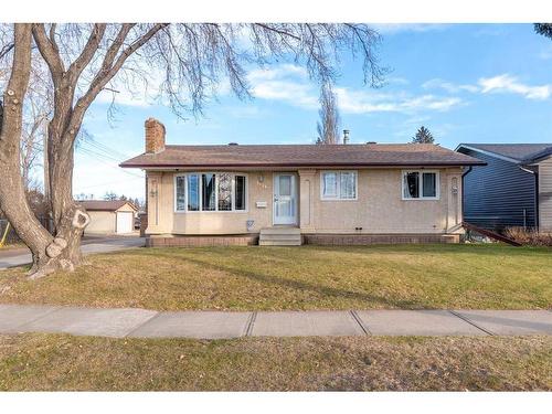 3619 50 Avenue, Lloydminster, SK - Outdoor