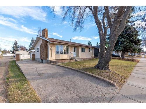 3619 50 Avenue, Lloydminster, SK - Outdoor