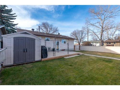 3619 50 Avenue, Lloydminster, SK - Outdoor